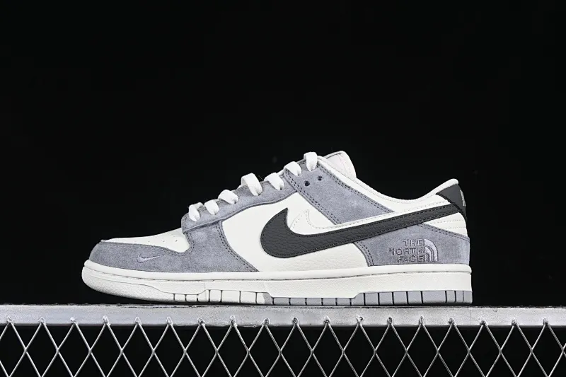 All Categories Nk SB Dunk Series Nk SB Dunk Low High-end Customized Low-top Sneakers Nk SB Dunk Low North Face Co-branded Beige Double Swoosh Two-color Anniversary High-end Customized Low-top Casual Sneakers DJ2024-067